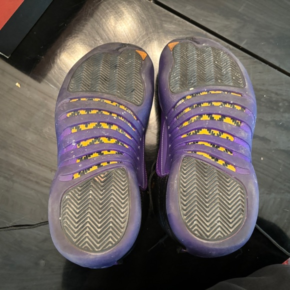 Jordan retro 12 purple/ black gold size 8.5 Men’s - Picture 5 of 6